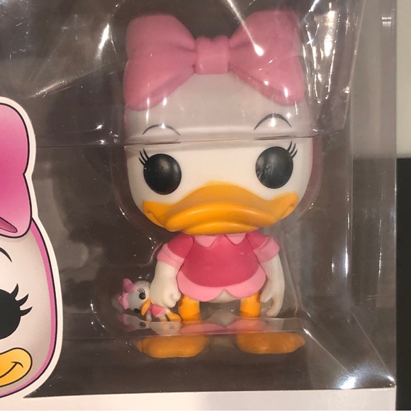 Funko pop Disney: DuckTales - Webby 3.75" Funko Vinyl NIB - Picture 6 of 6